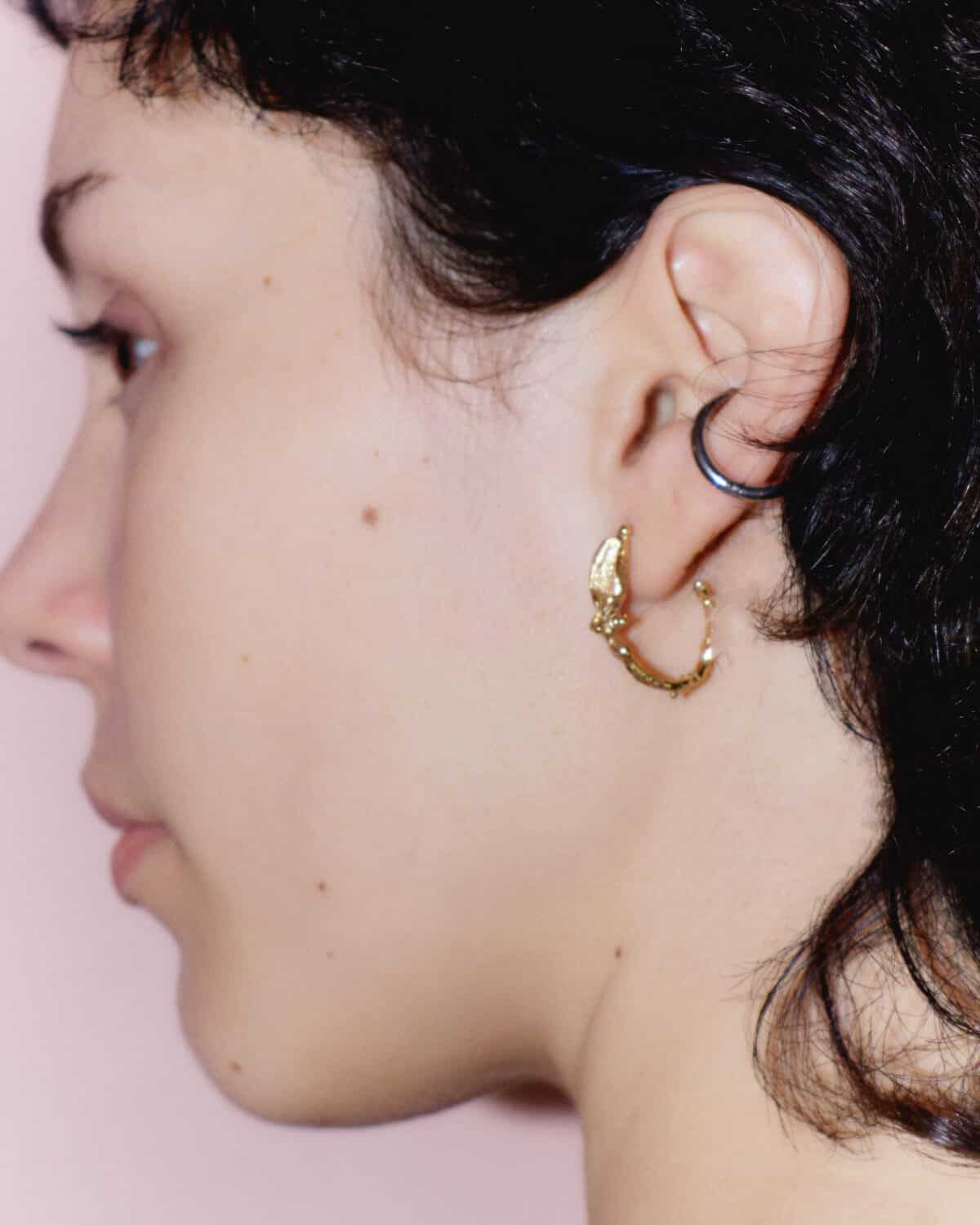 pétalo petit golden earrings sofía rocha