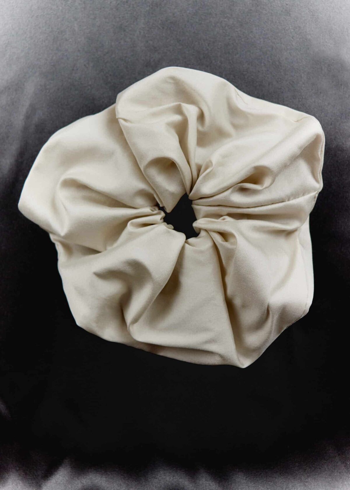 TAFFETA PEARLED scrunchie