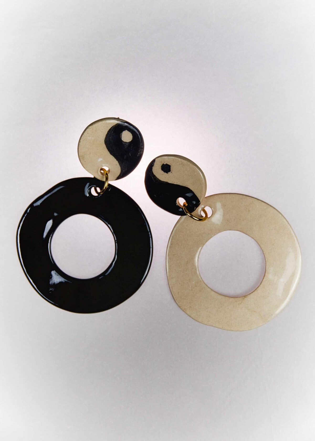 yin yang ceramic hoops levens