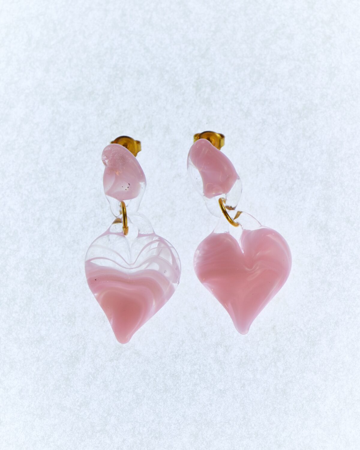 corazon pink glass earrings levens