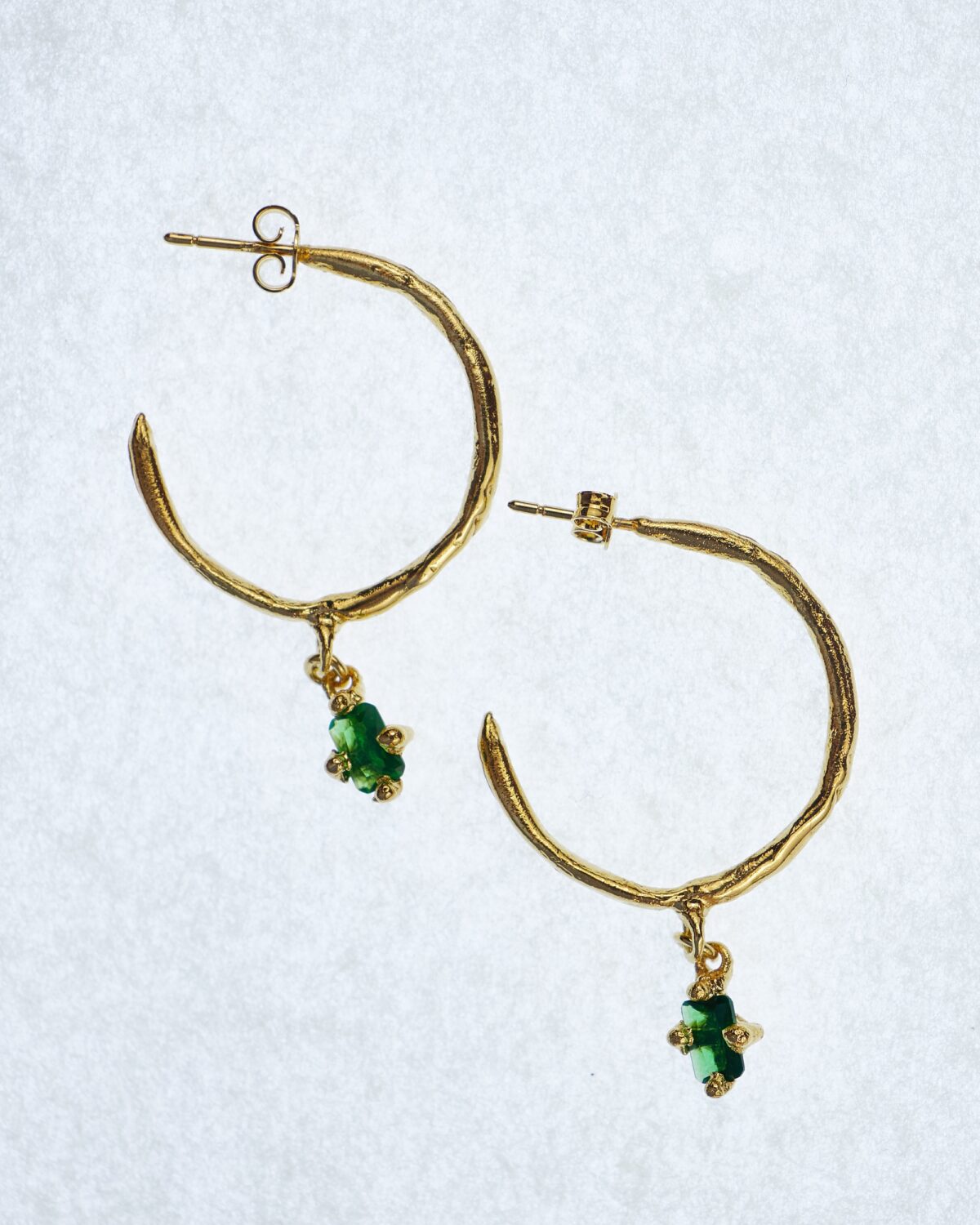 mini durmientes golden earrings dark green sofía rocha