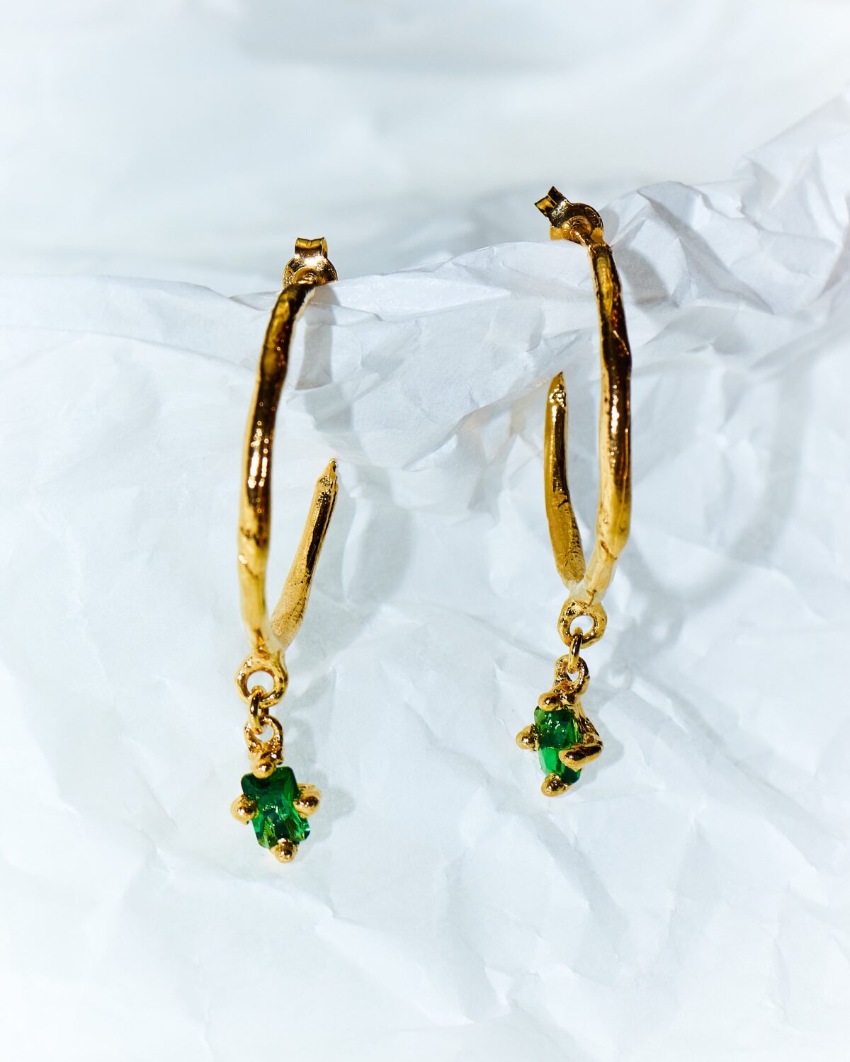 mini durmientes golden earrings dark green sofía rocha