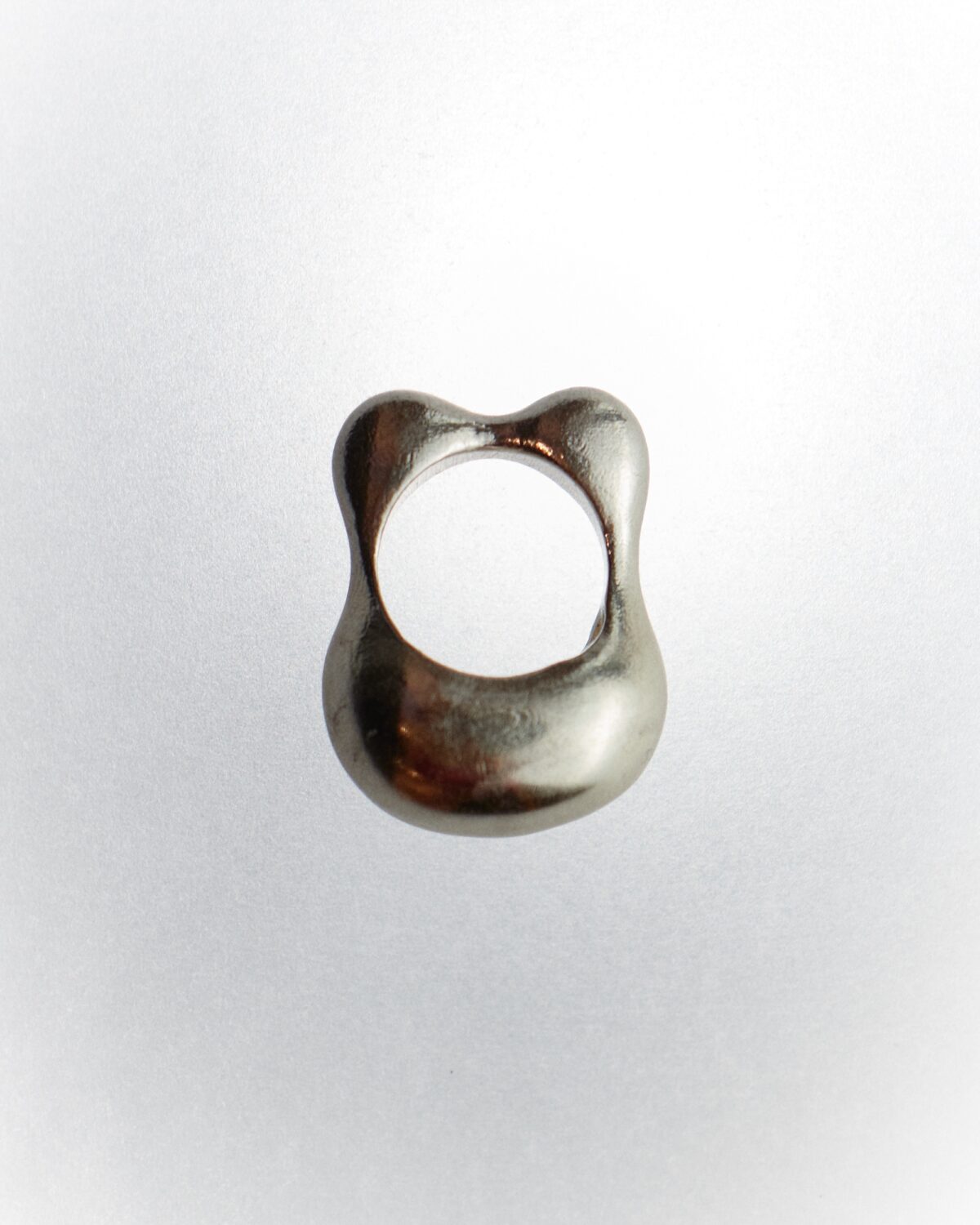 hug pinky silver ring gohara