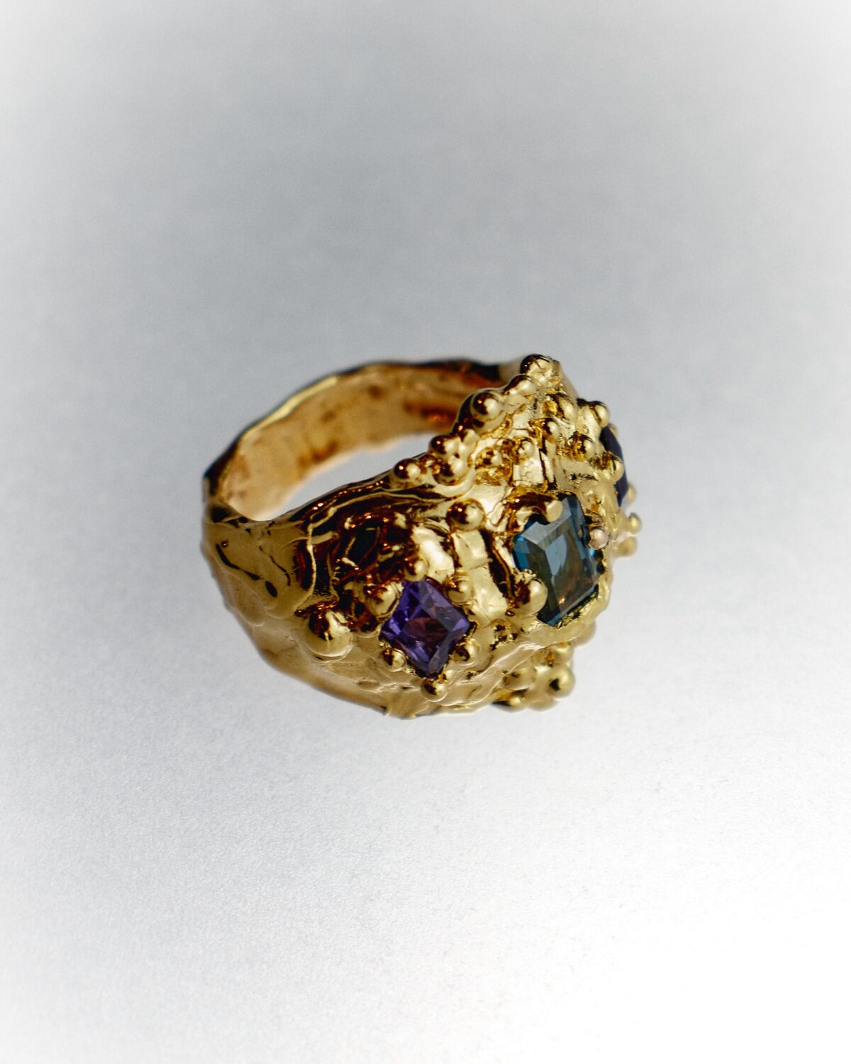 gigante ring golden purple blue sofía rocha