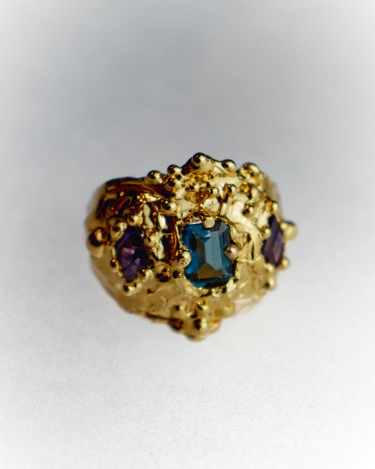 gigante ring golden purple blue sofía rocha