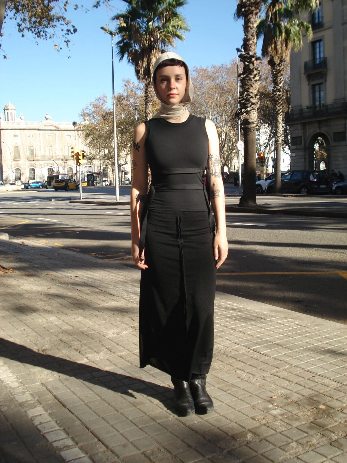 tie tank black luz muerta