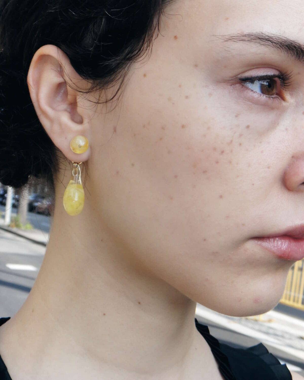 lágrima glass earrings light yellow levens