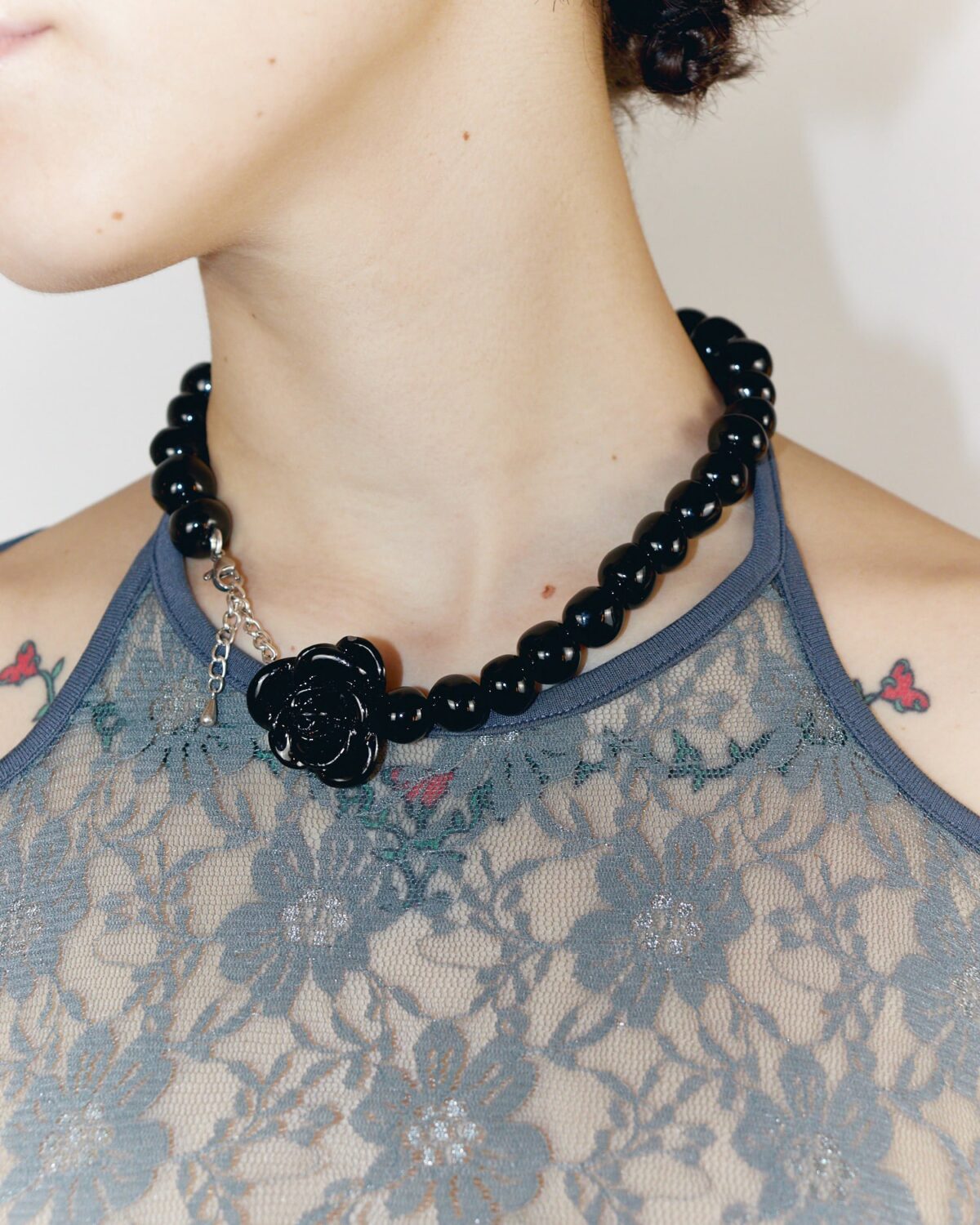 rosa & pearls necklace black levens