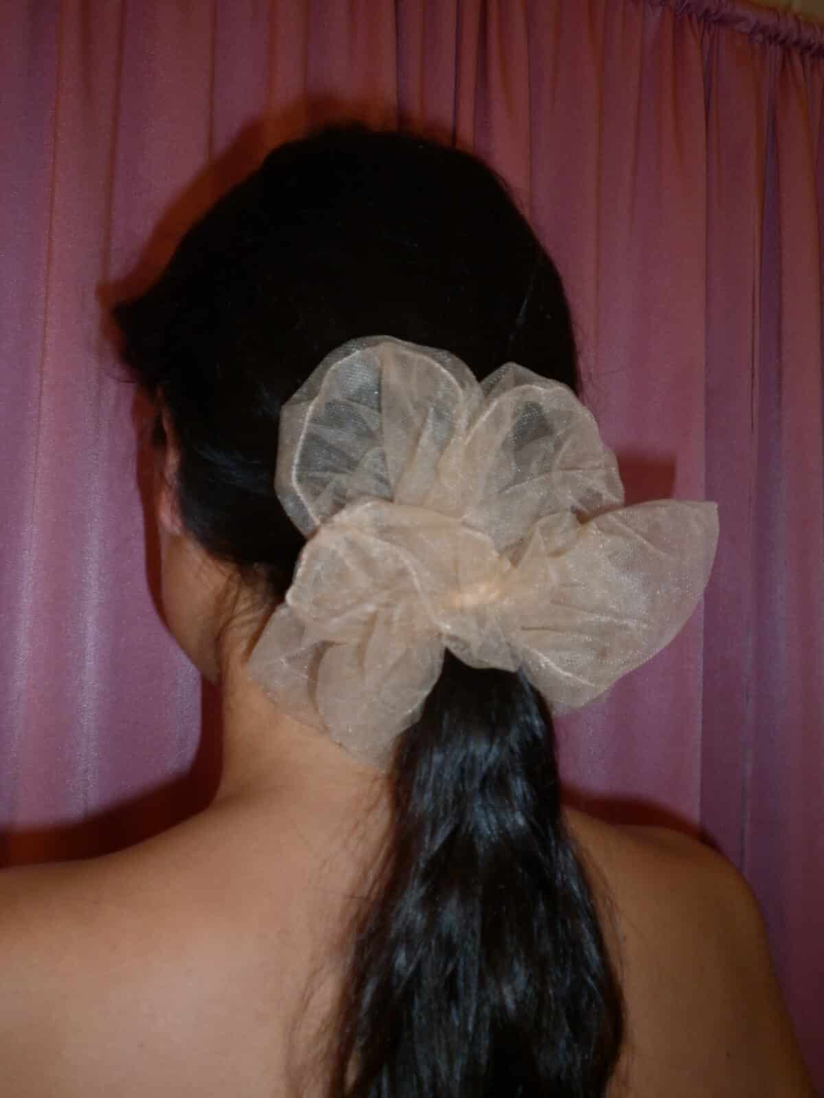 NUDE TULLE scrunchie muy frágil