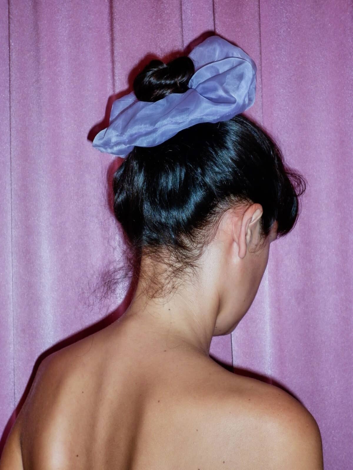 Organza lilac scrunchie muy frágil