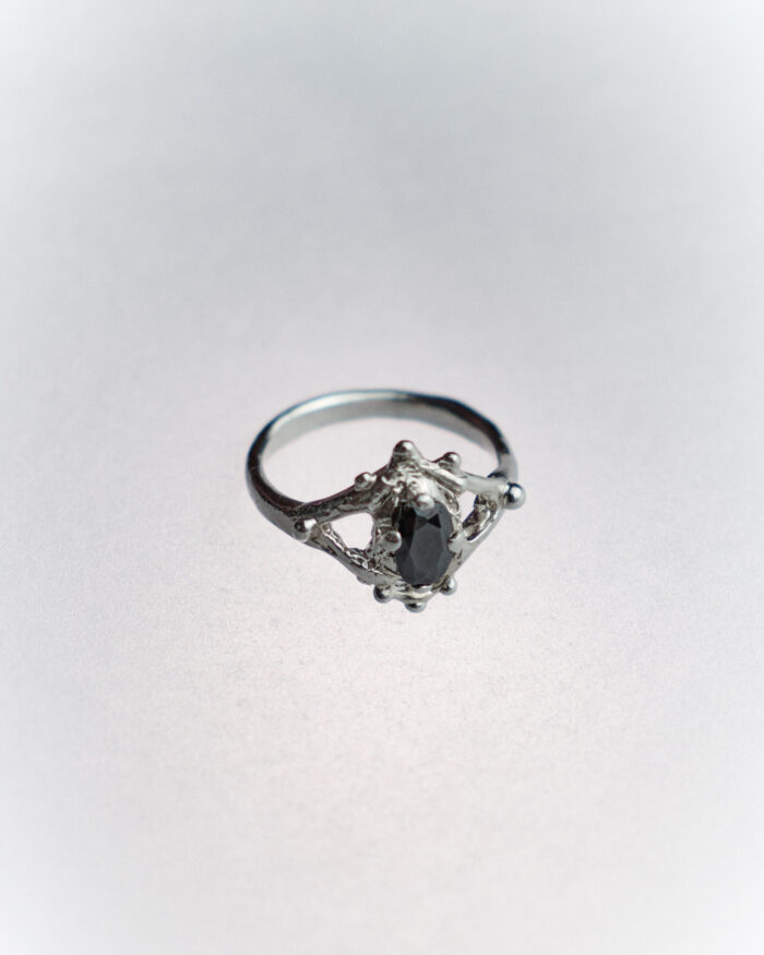 sol de mar silver ring black sofía rocha muy frágil