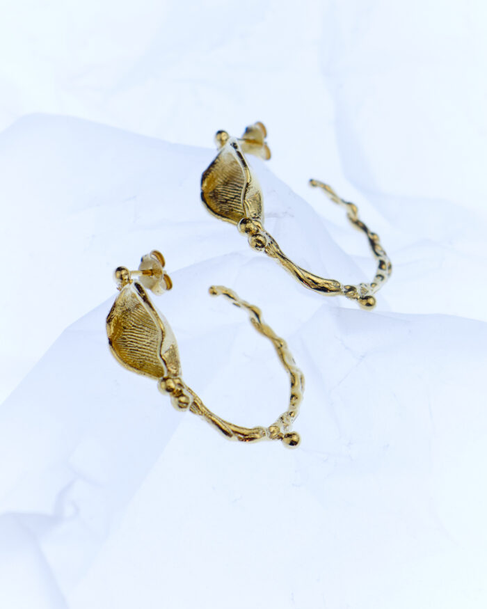 pétalos golden earrings sofía rocha muy frágil