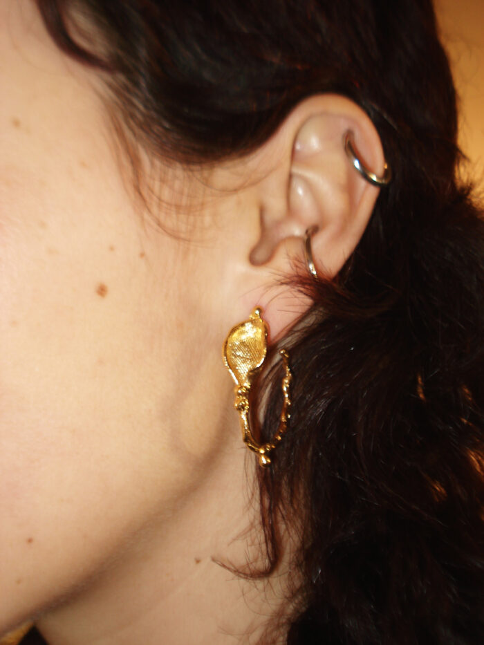 pétalos golden earrings sofía rocha muy frágil