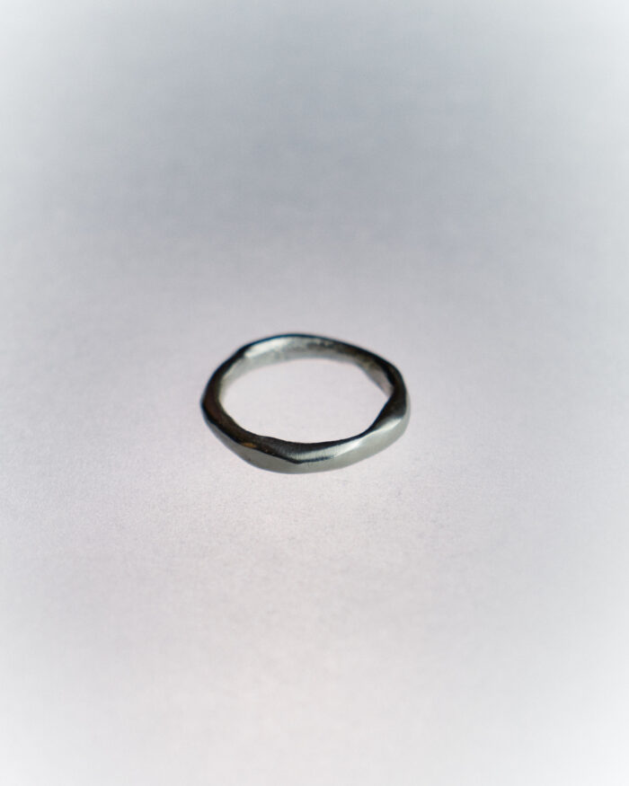 essential silver ring sofía rocha muy frágil