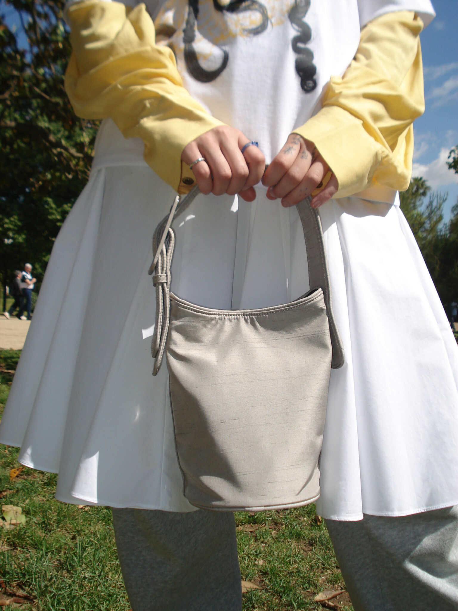 bluma bag silver hai muy frágil