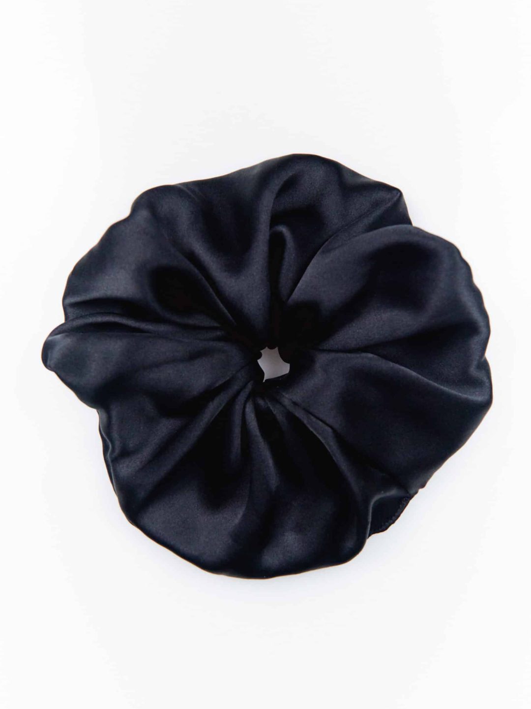 SILK BLACK scrunchie