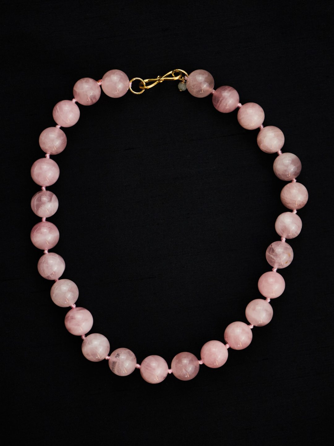 mette pink quartz necklace hai muy frágil