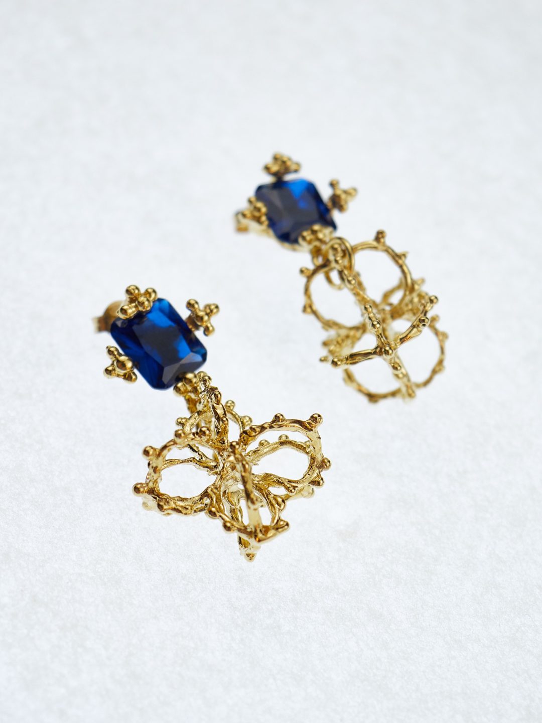 balance golden deep blue earrings sofía rocha