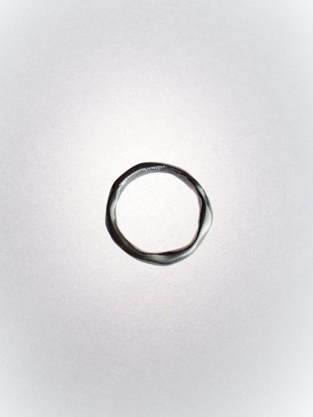 essential silver ring sofía rocha muy frágil