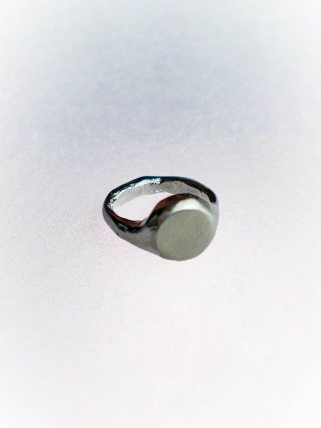 tiny sello silver ring sofía rocha muy frágil