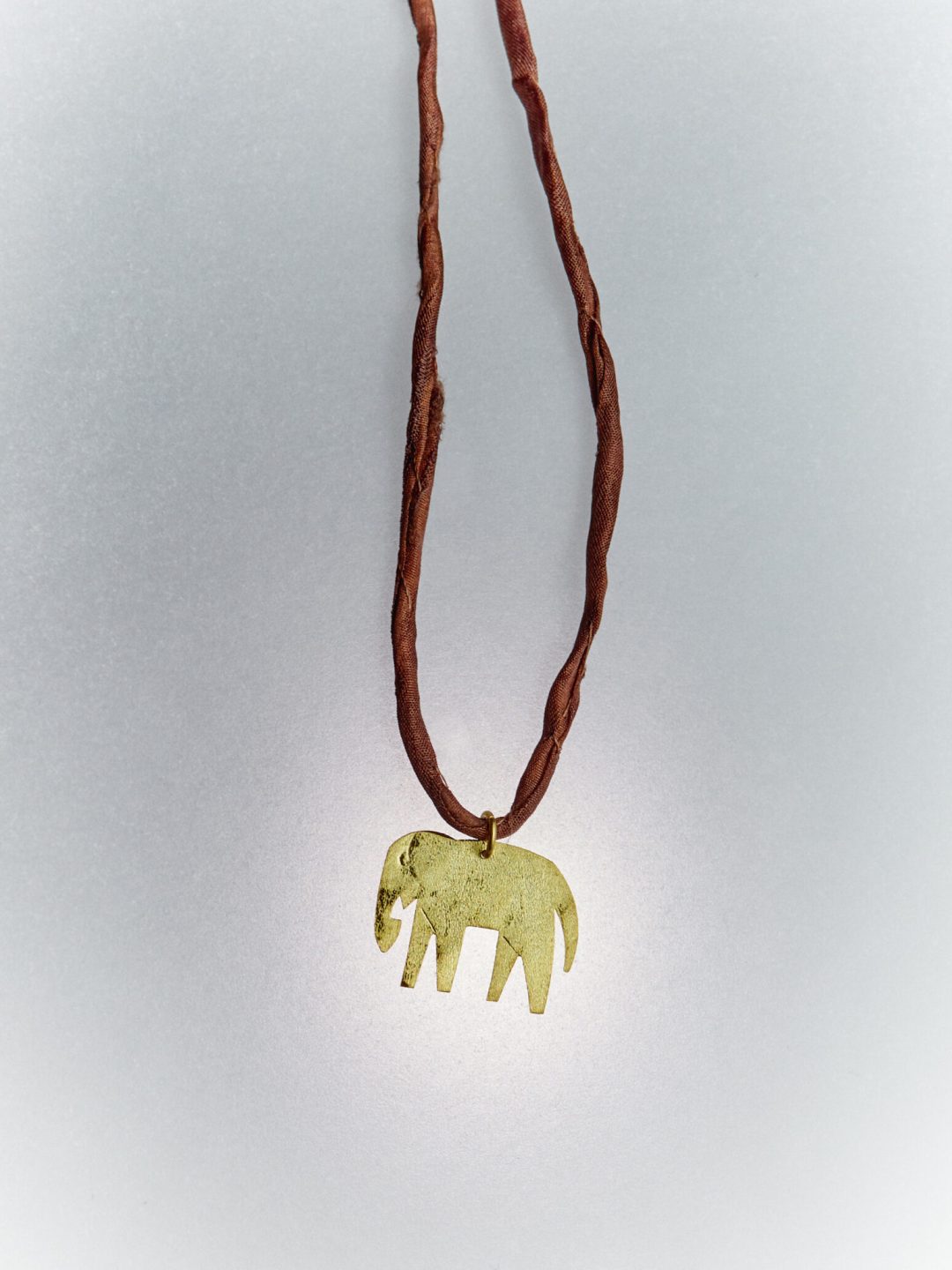 elefante silk choker necklace après ski muy frágil