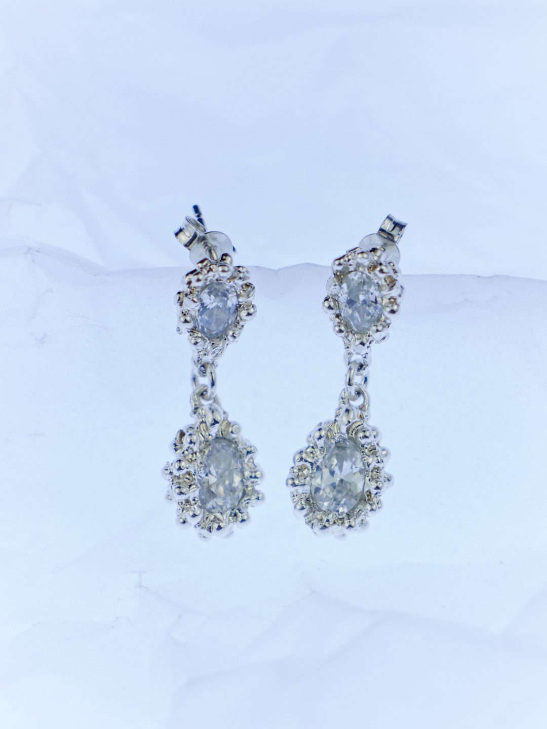 sofía by sofía silver earrings white sofía rocha muy frágil