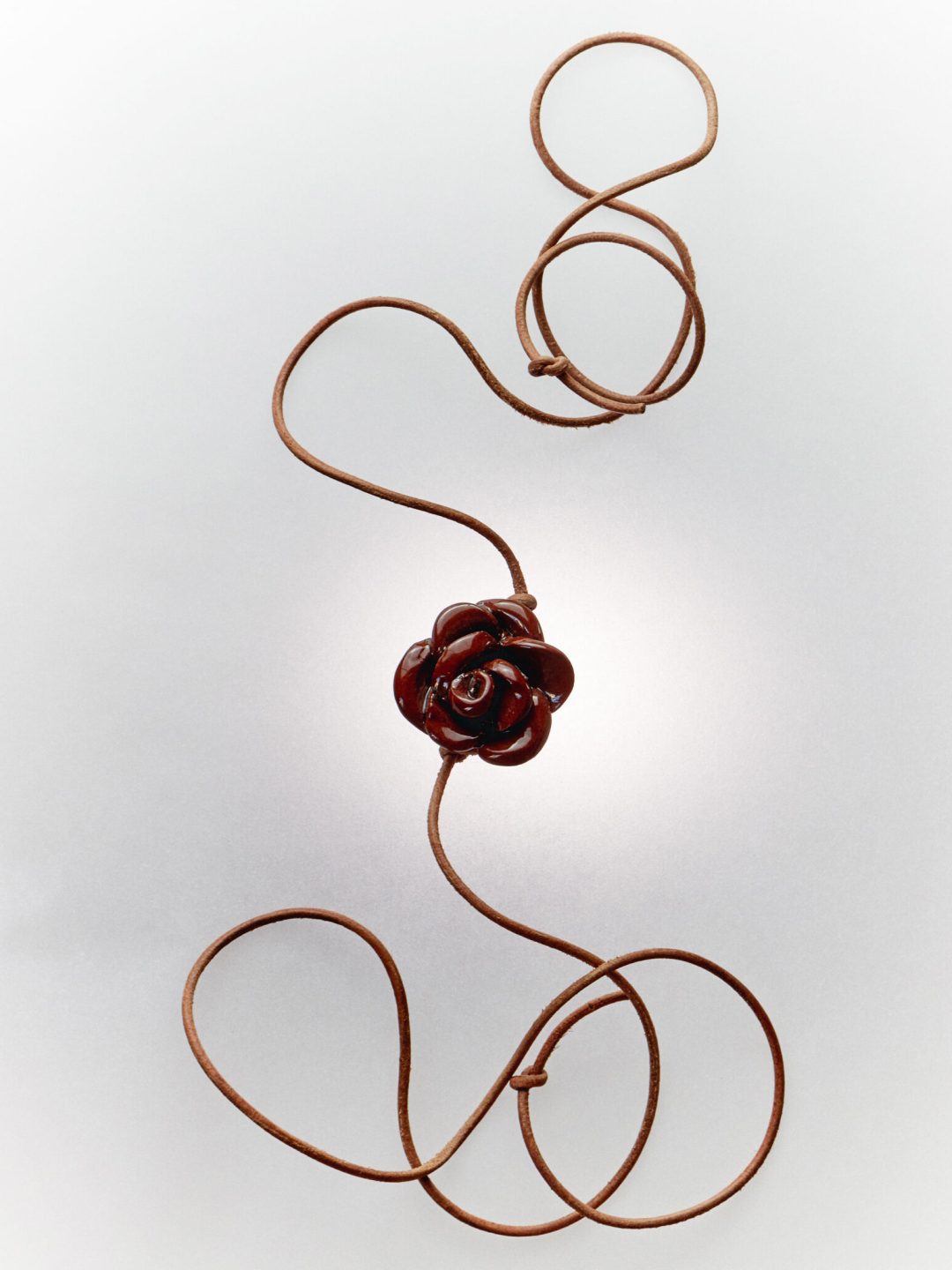 rose cord necklace brown levens muy frágil