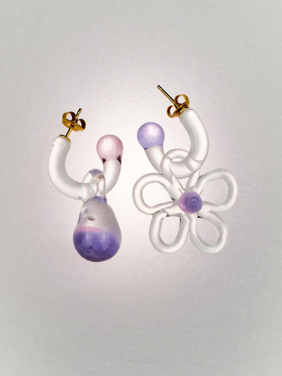mini hoops drop flower glass earrings lilac levens muy frágil