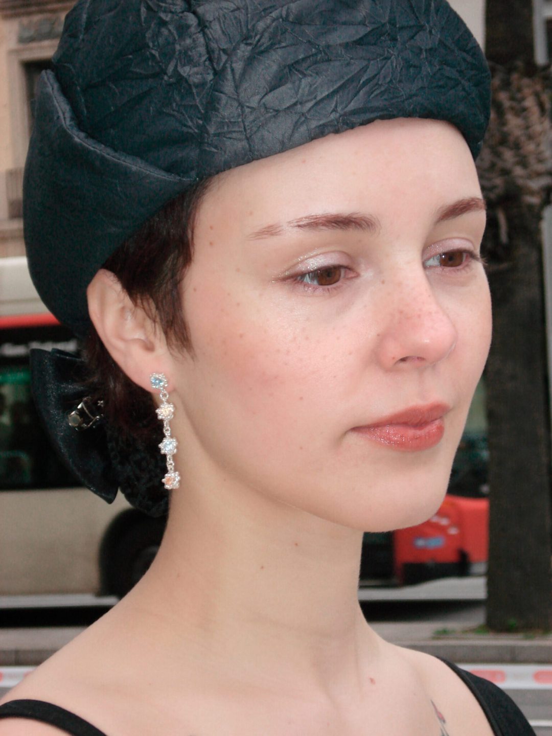 petra very long silver earrings light blue and orange sofía rocha muy frágil