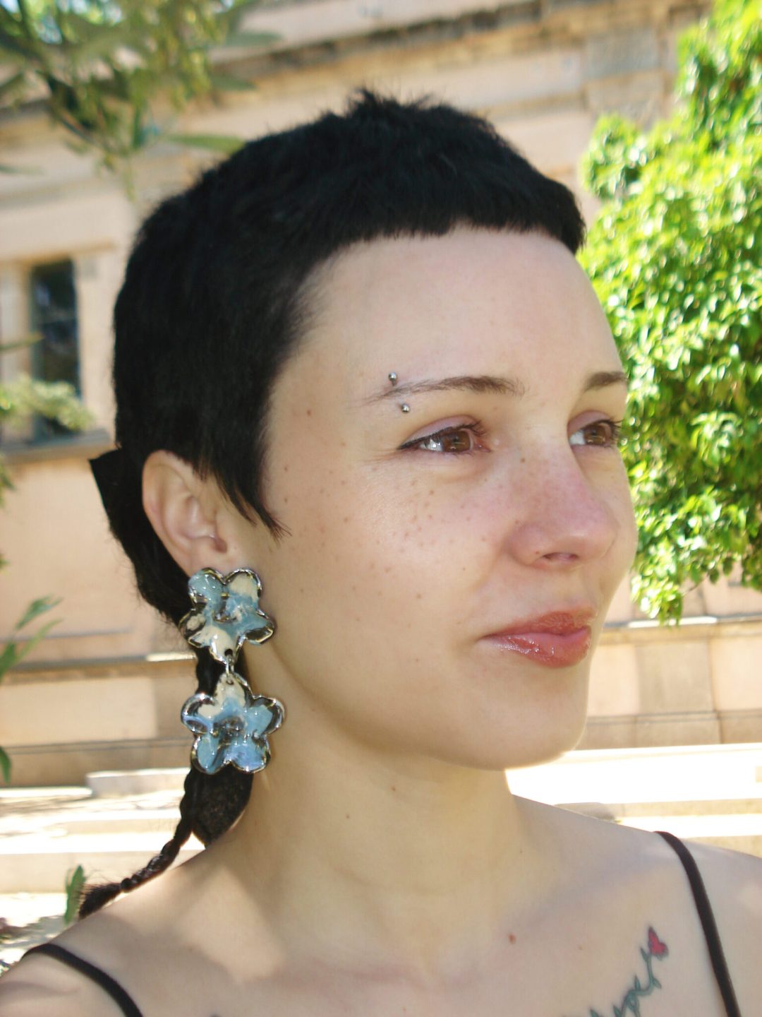 ceramic flower earrings levens muy frágil