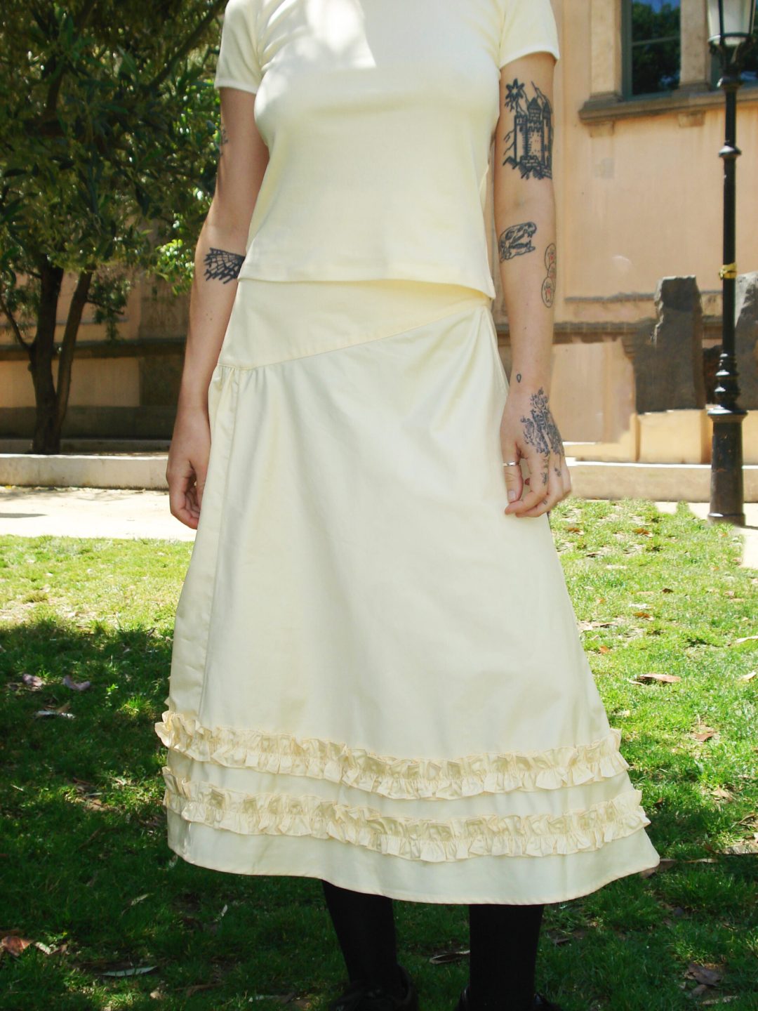 beatrice skirt light yellow hai muy frágil