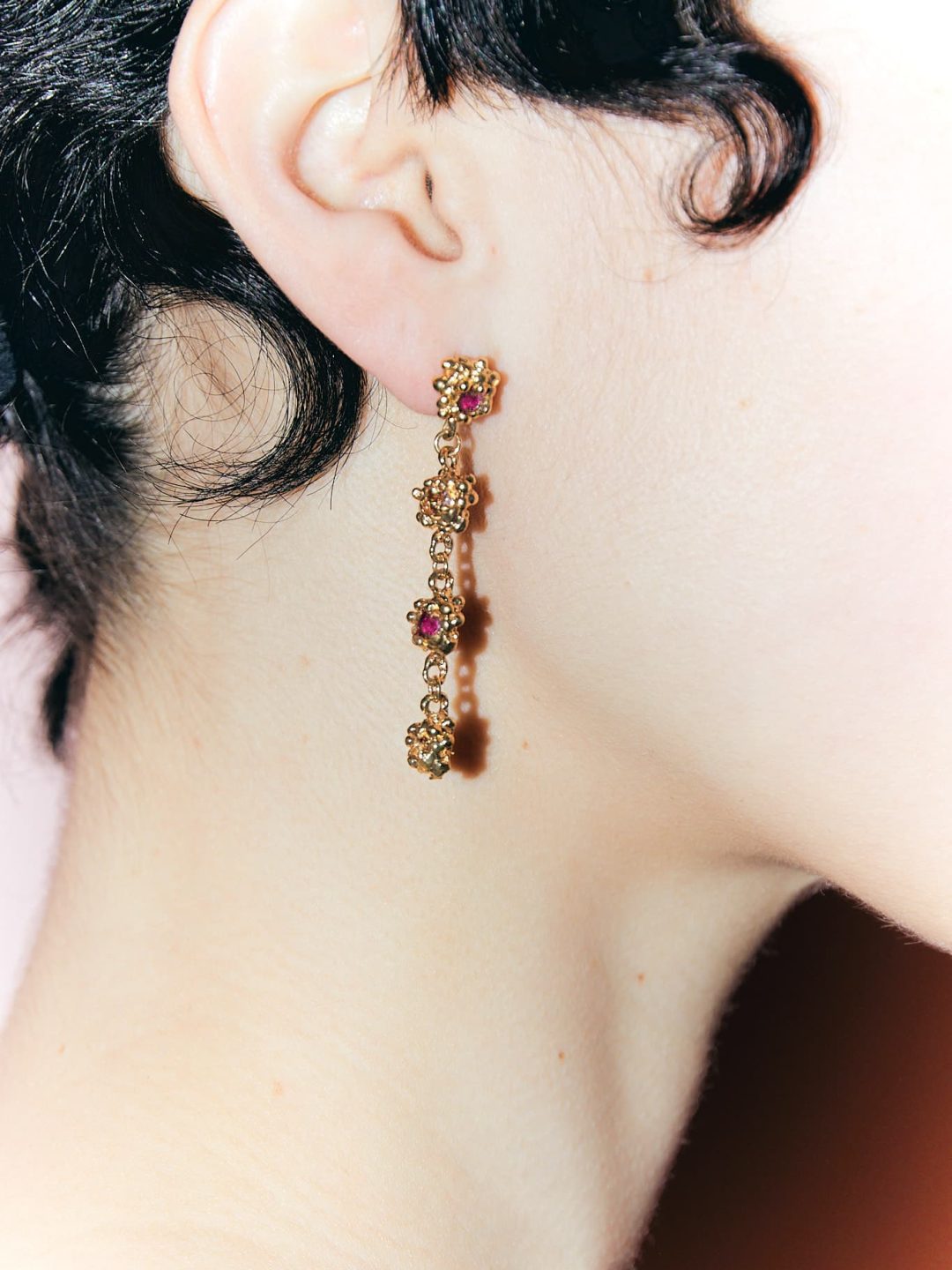 petra very long golden fucsia salmon earrings sofía rocha